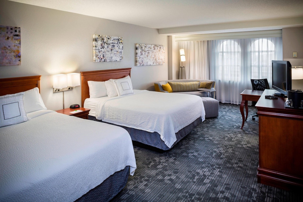 Courtyard by Marriott Norfolk Downtown 12/44