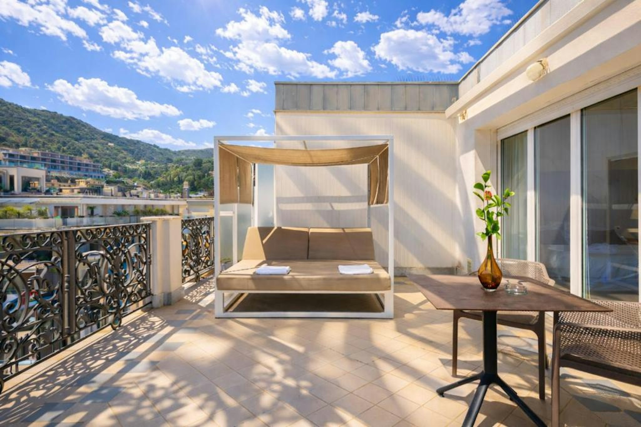Grand Hotel Mediterranee 36/64