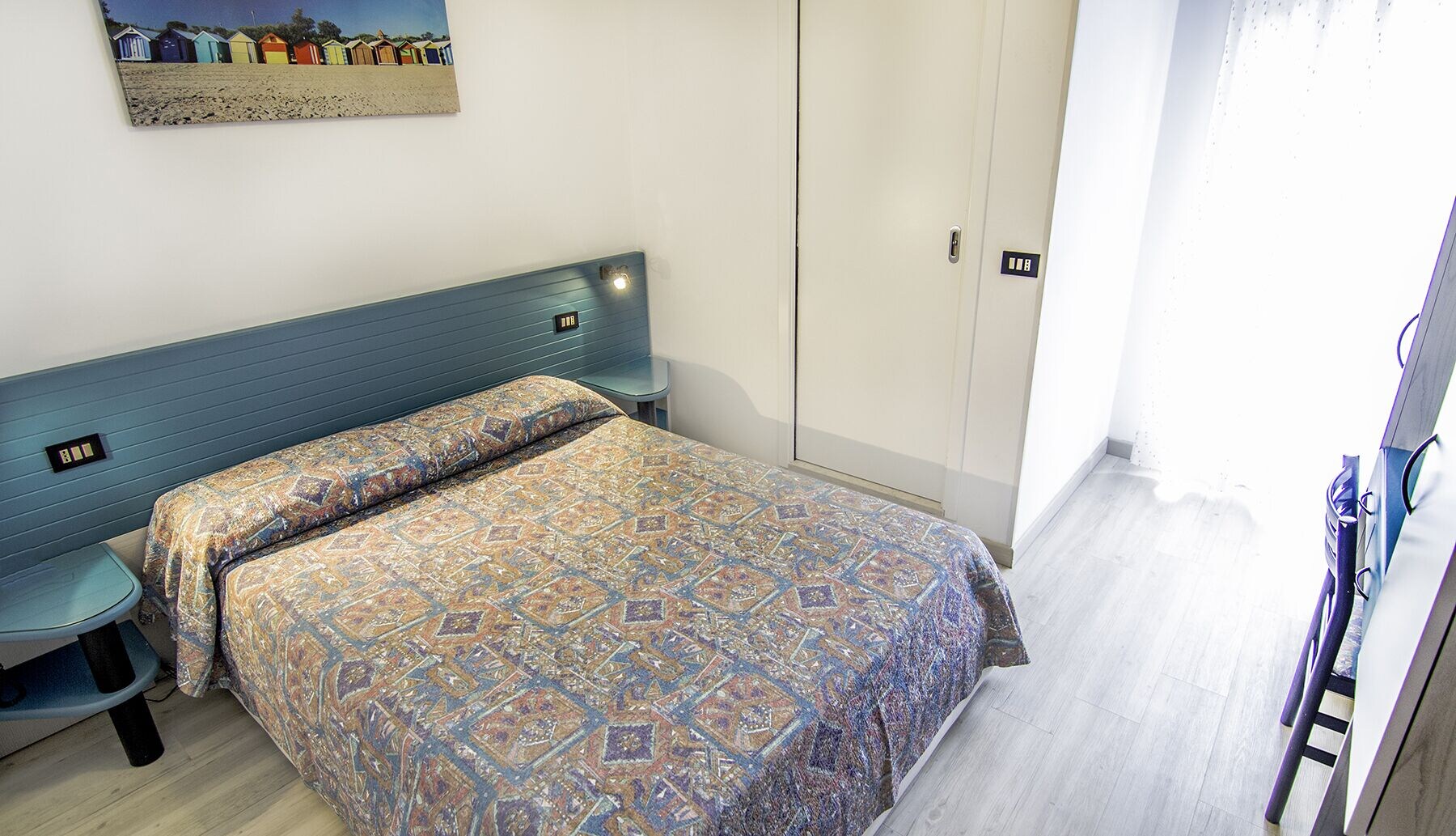 ROOM, DOUBLE BED