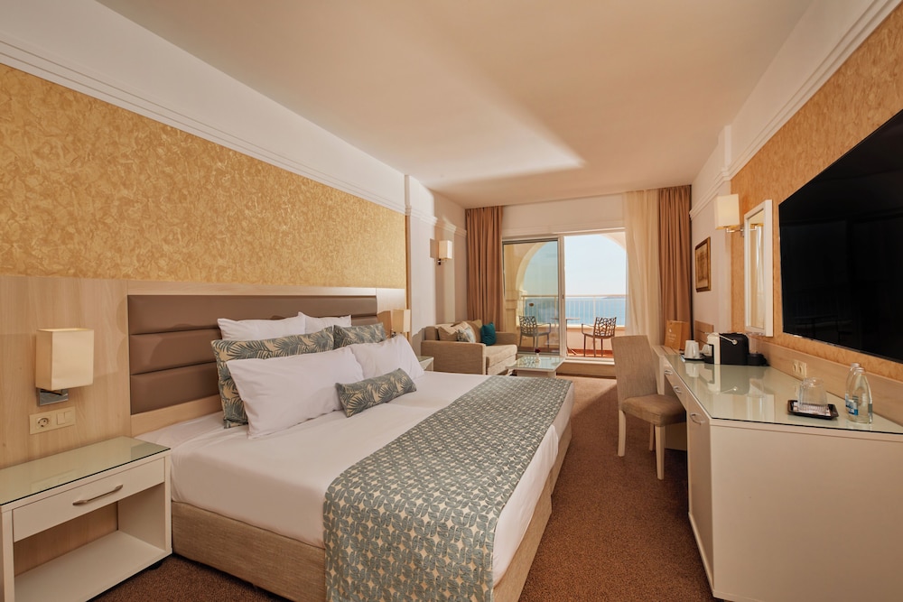 PREFERRED CLUB, DELUXE, DOUBLE BED, SEA VIEW, TERRACE