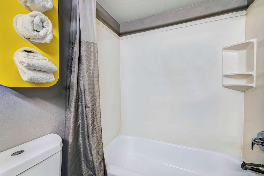 Motel6 Mesquite, TX - Balch Springs 60/60