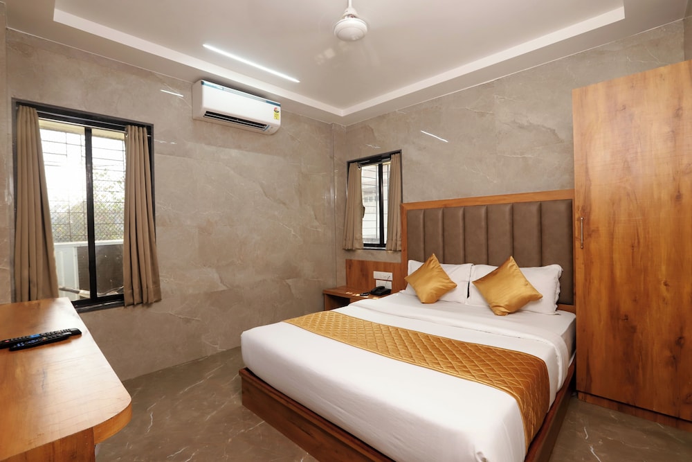 Hotel Karishma 6/26