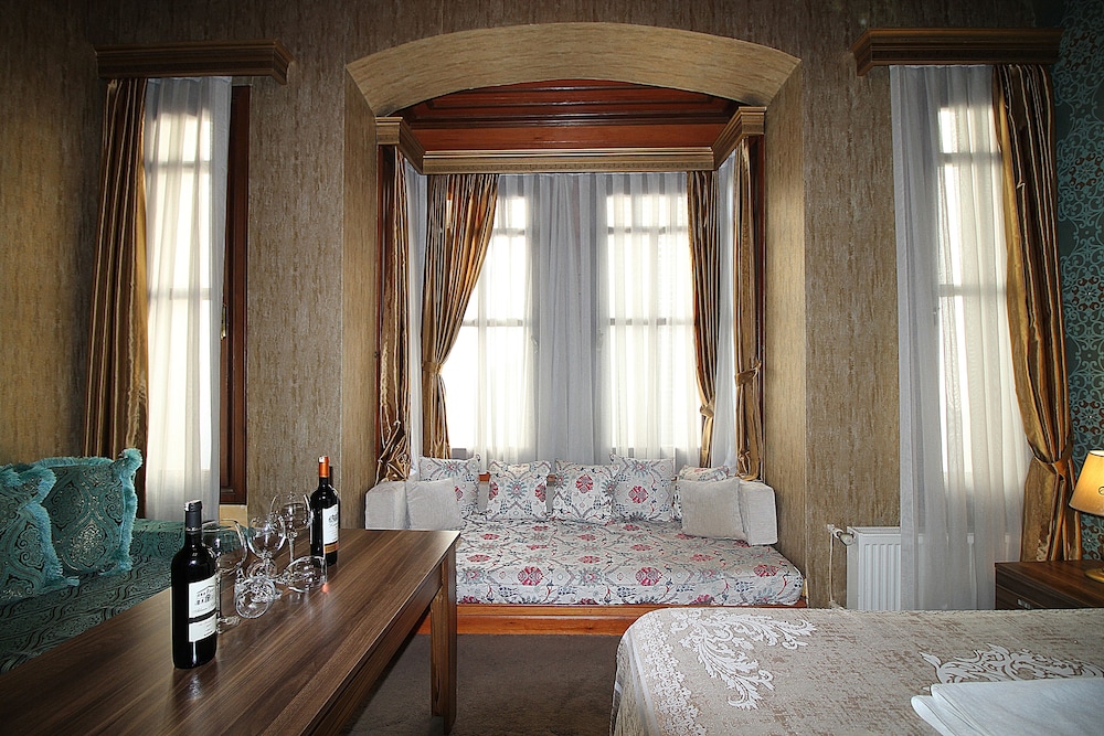 The Pashas House 14/44