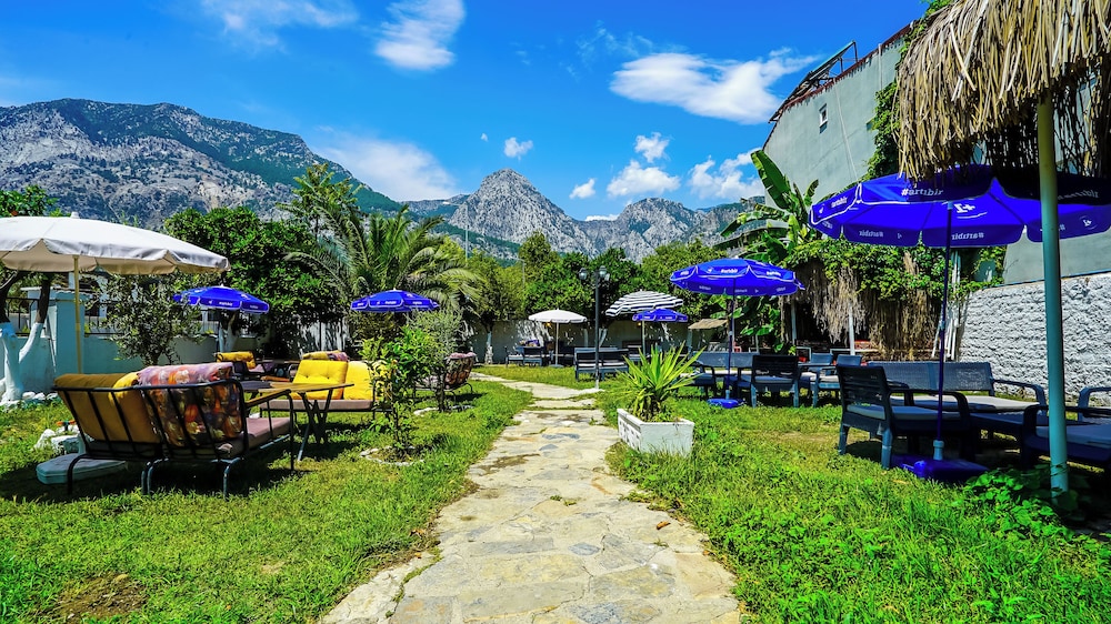 Nex Royal Beach Hotel 36/41