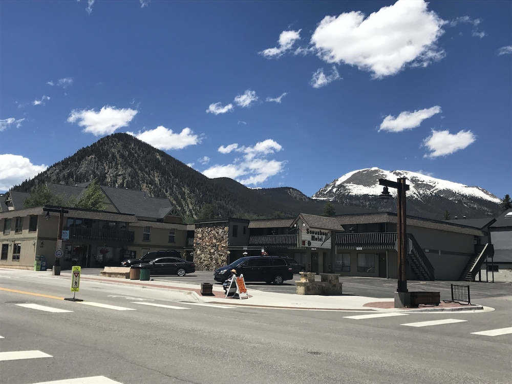 Snowshoe Motel 65/72