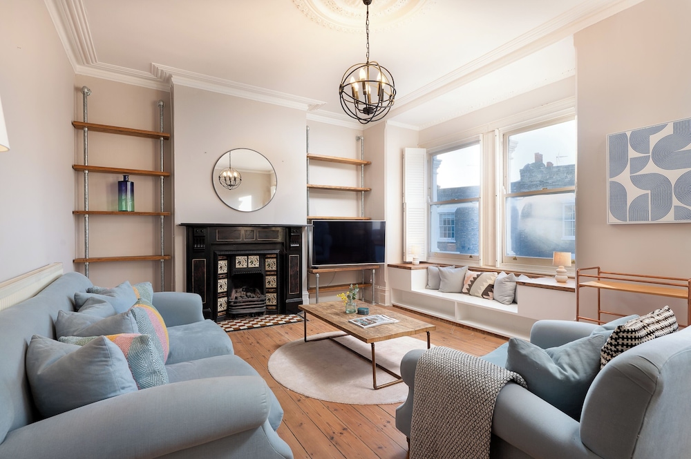 VESTO Three Bedroom Apartment in Clapham 16/26