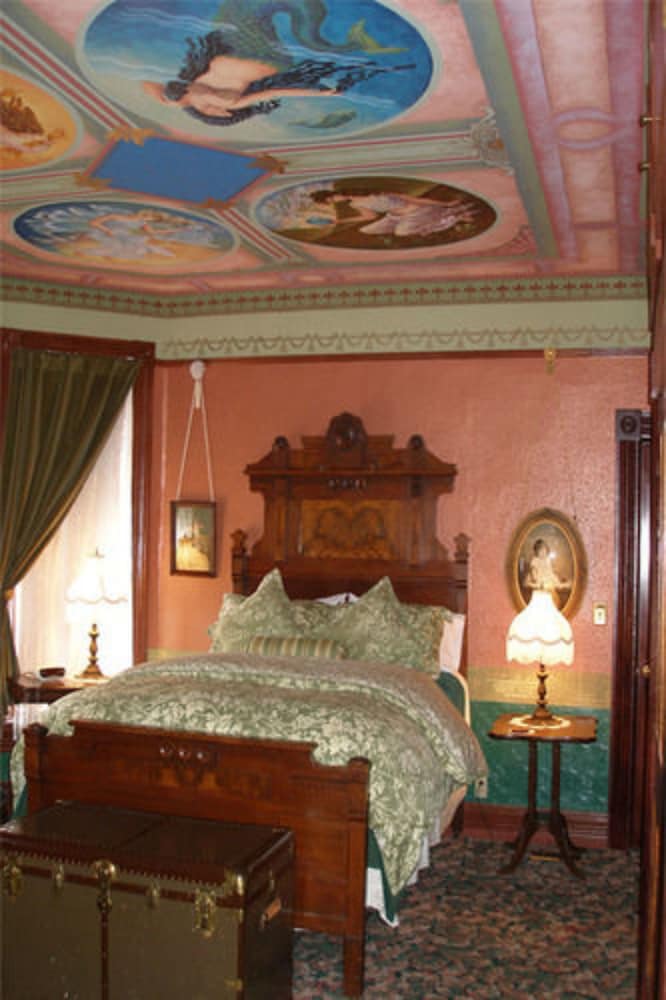 Geiger Victorian Bed and Breakfast 4/25