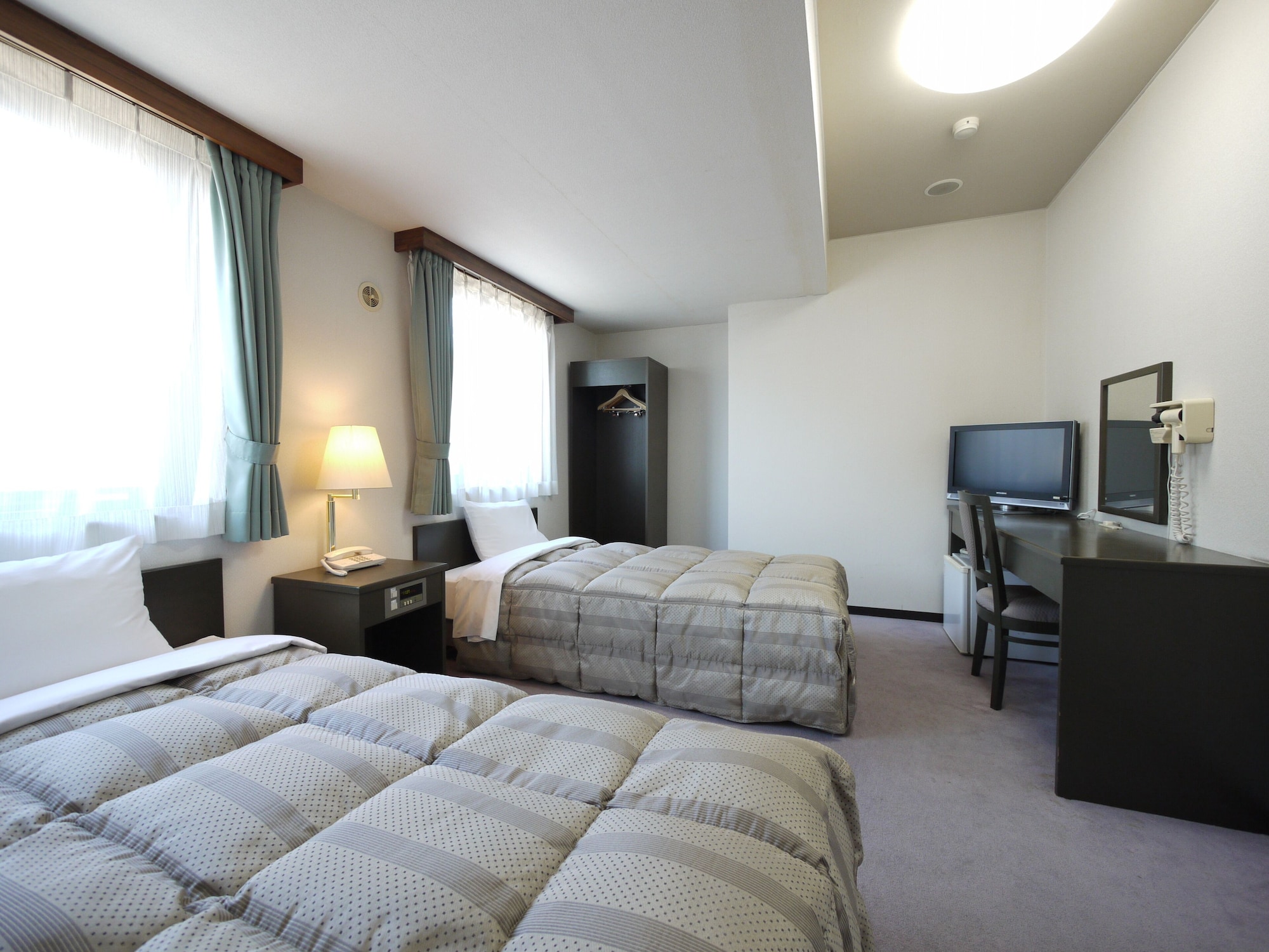 ROOM, TWIN BEDS