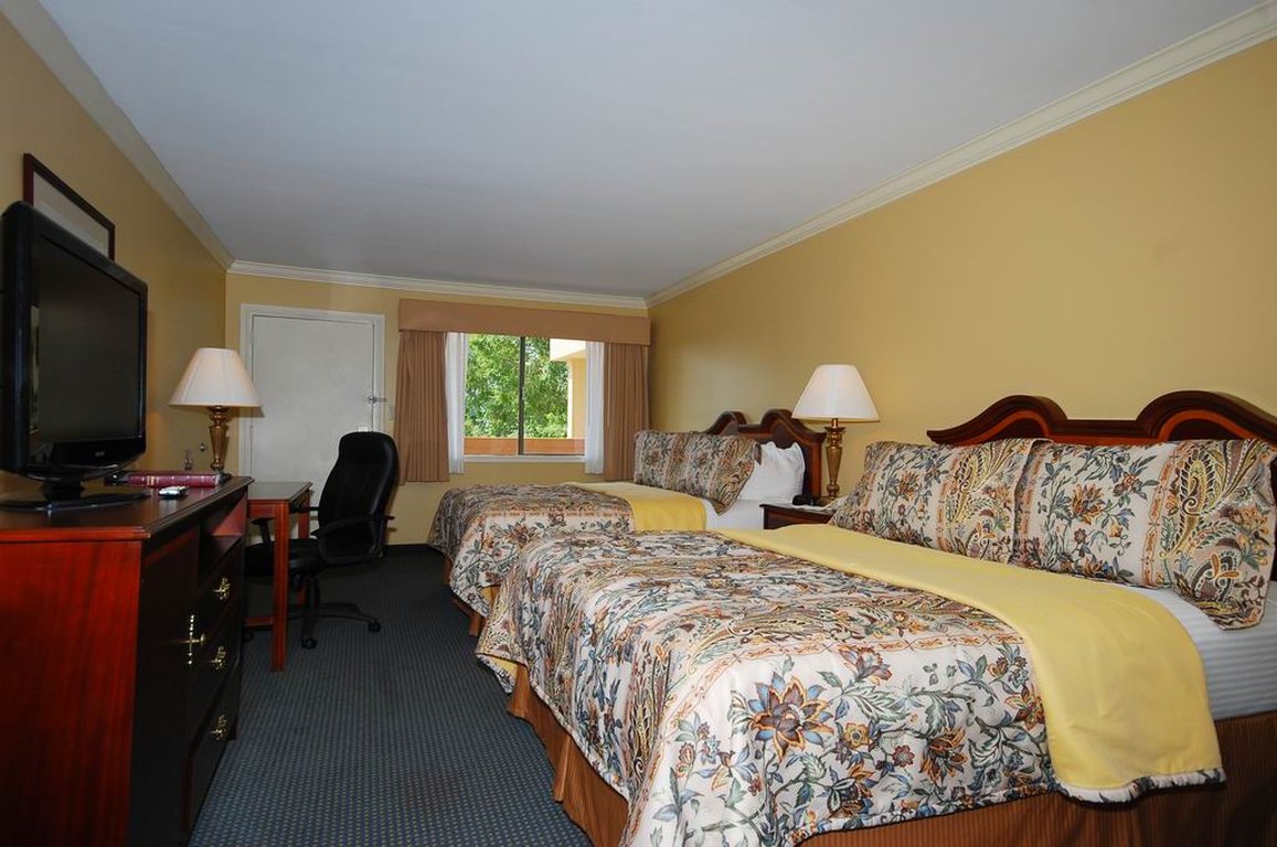 Best Western Forest Inn 6/20