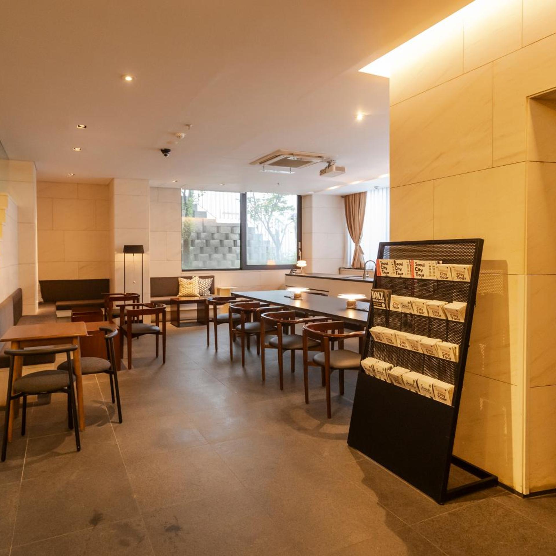 Seoul Hotel ShinShin Myeongong 38/51