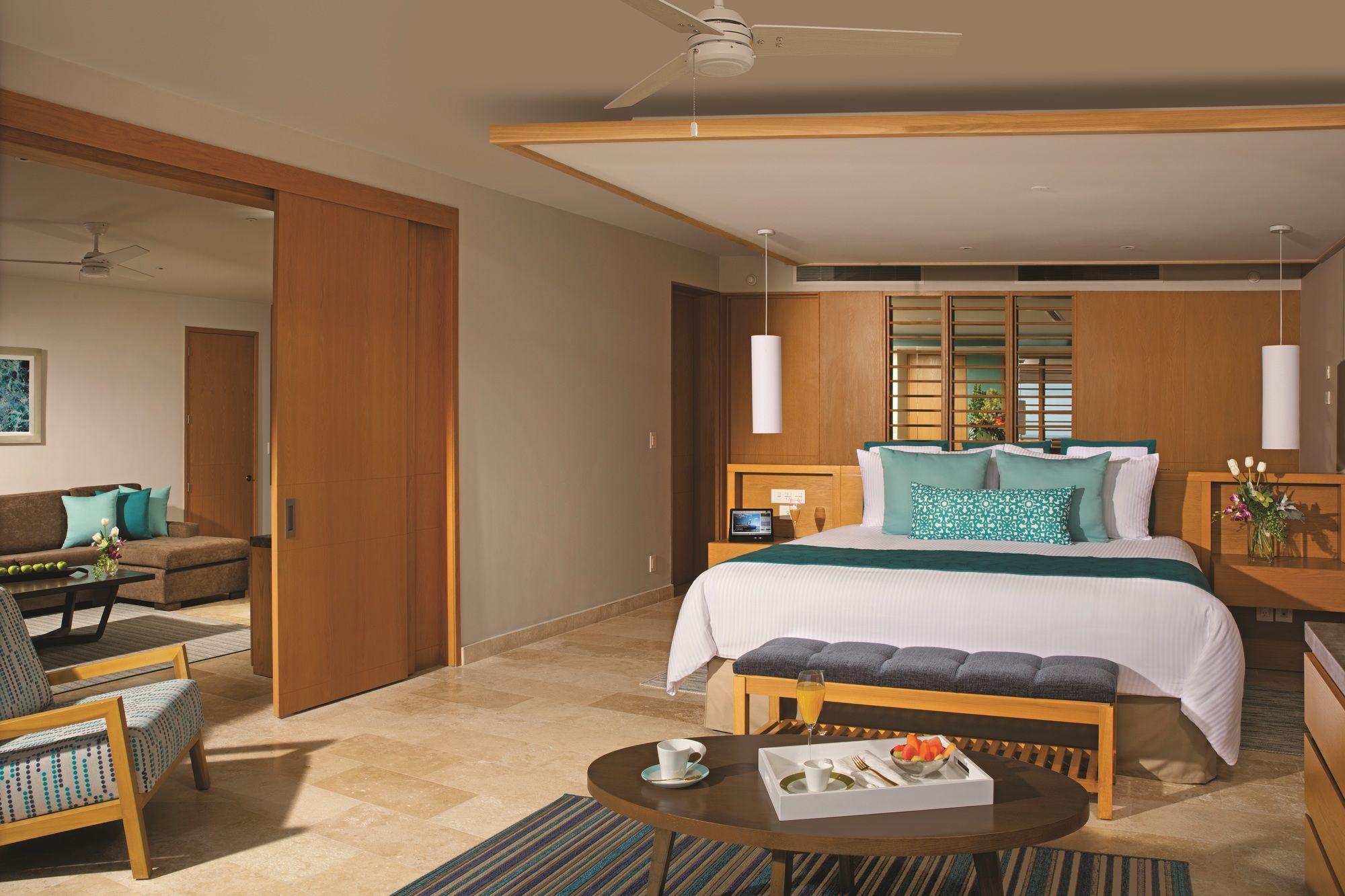 Preferred, Swim Out, Master, Suite, Ocean View
