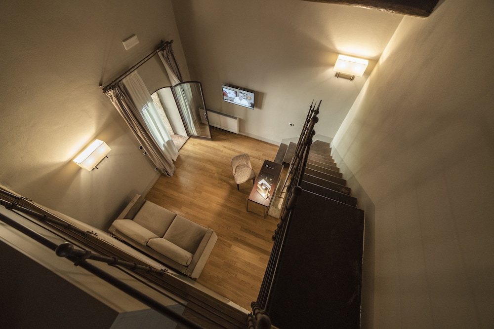 Relais Della Rovere 39/68