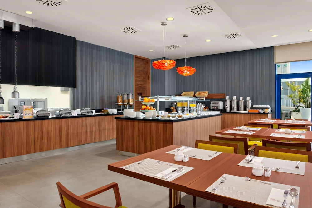 Hilton Garden Inn Sevilla 40/55