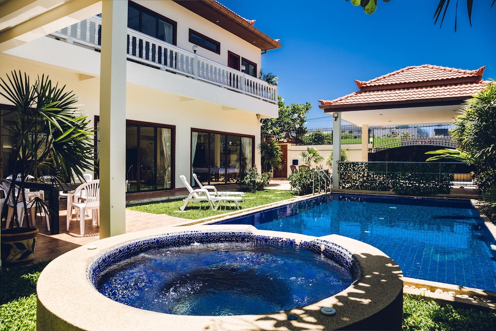 Avoca Pool Villas 46/50