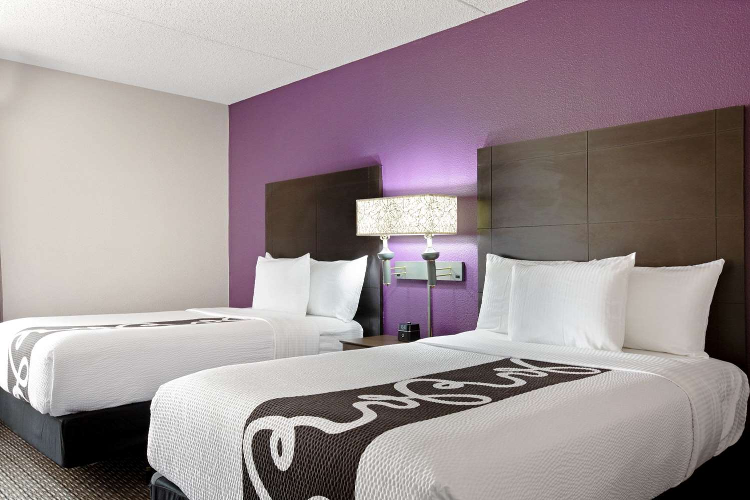 La Quinta Inn & Suites by Wyndham Miami Airport East 24/52