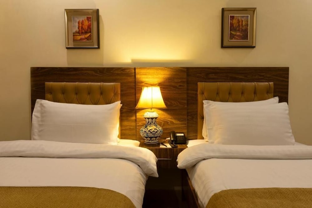Hotel One Lalazar Multan 15/29