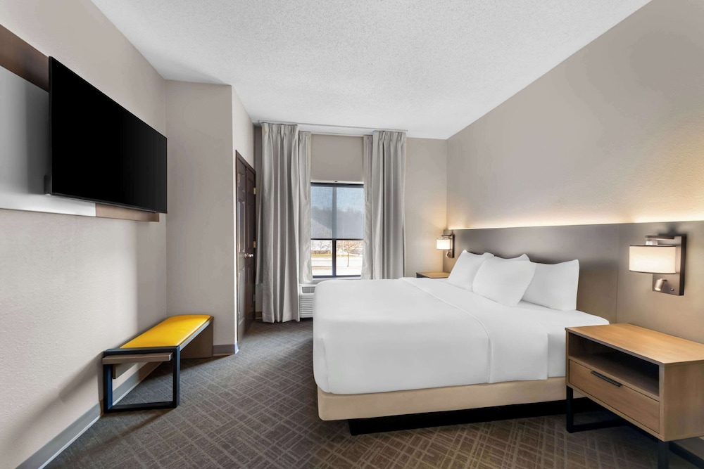 Comfort Suites Stevens Point 23/63