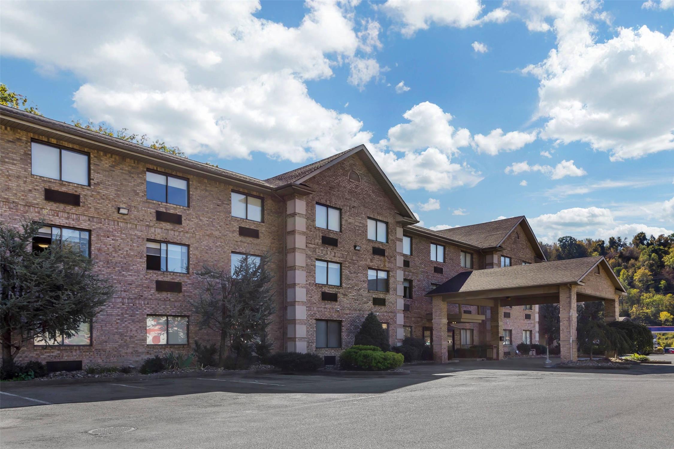 Comfort Inn Huntington Near University Area 44/48