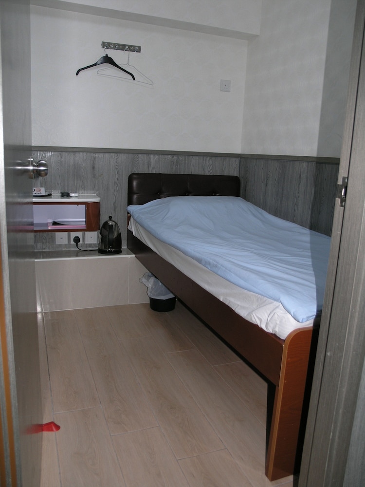 Majestic 7 Guest House 12/66