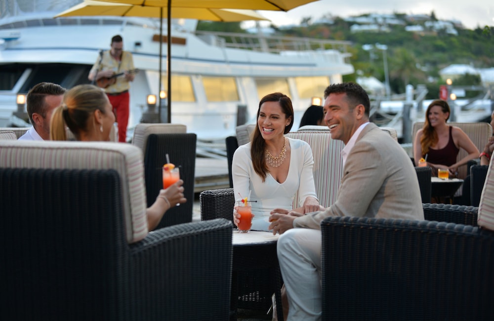 Fairmont Southampton 24/33