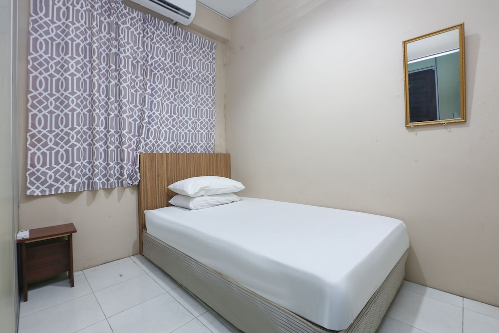 SPOT ON 89796 D'noor Budget Inn 13/27