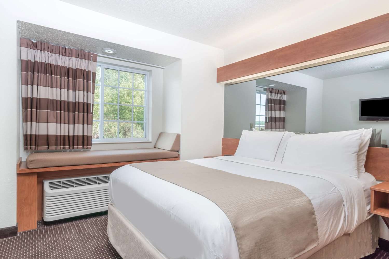 Microtel Inn Suites By Wyndham Rice Lake 8/33