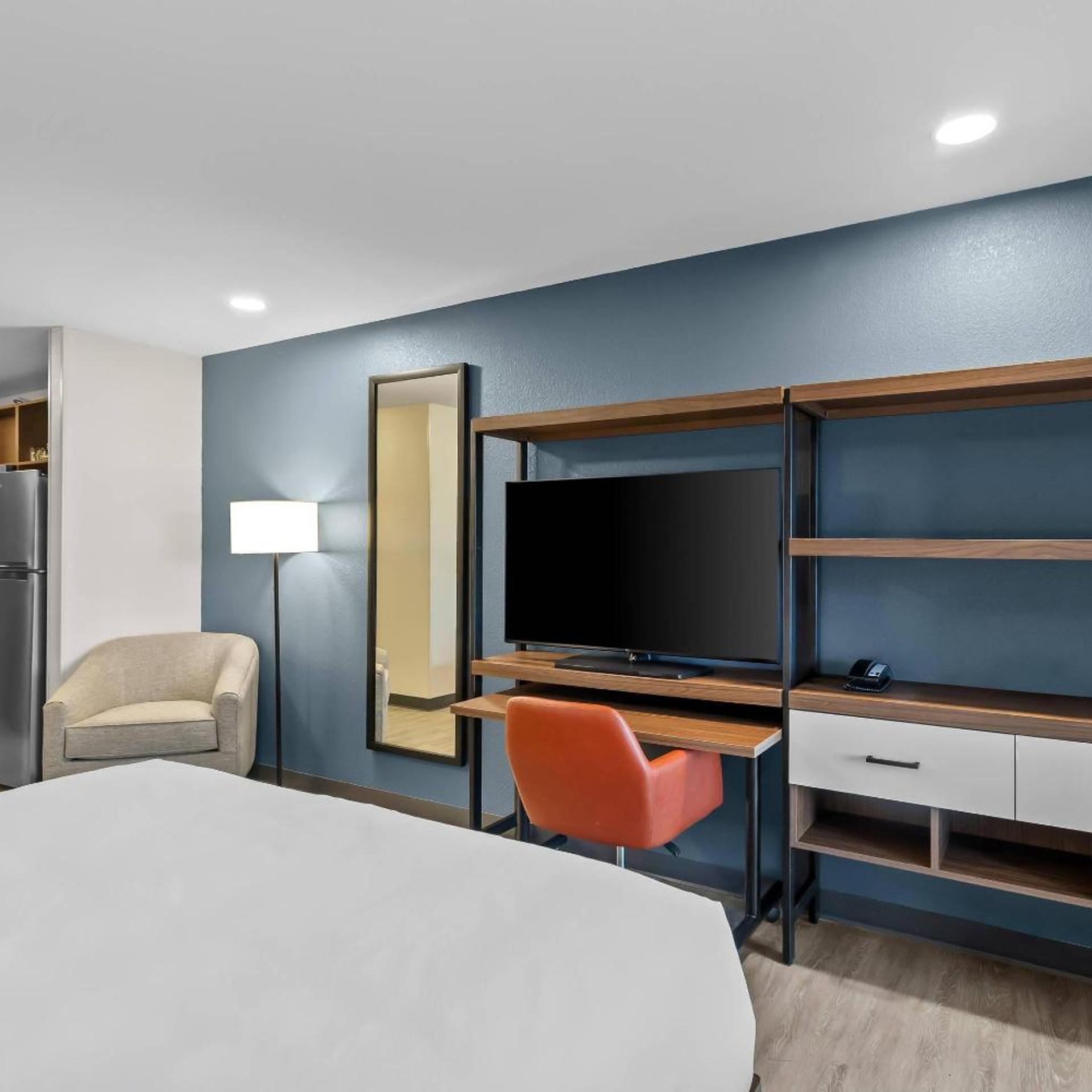 غرفة بسرير كينج، Everhome Suites Wichita Northeast 5/10