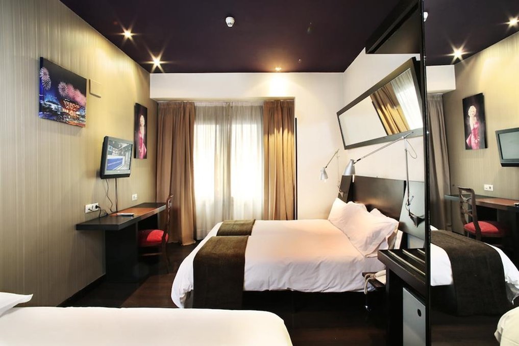 Hotel Avenida Gran Via 18/62