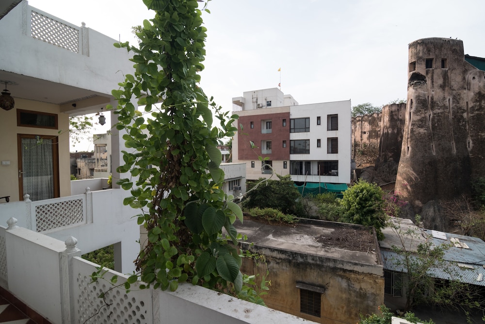 Chitrakatha 69/78