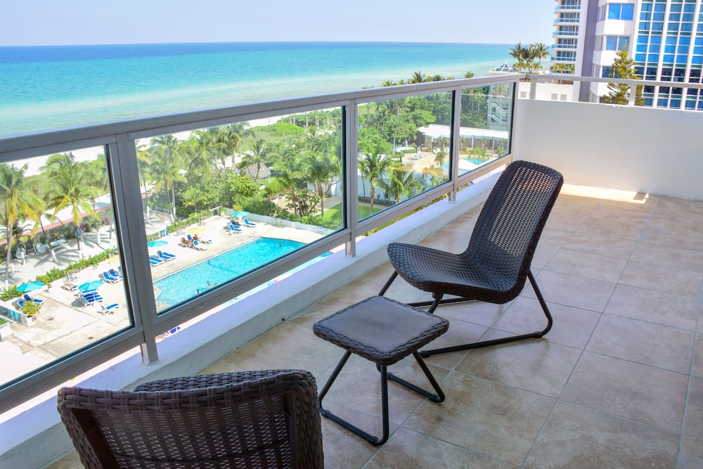Seacoast Suites Hotel 38/75