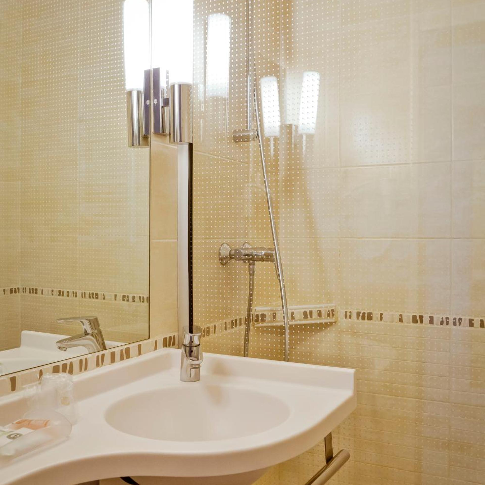 غرفة قياسية بسريرين منفصلين، Best Western Crequi Lyon Part Dieu 4/6