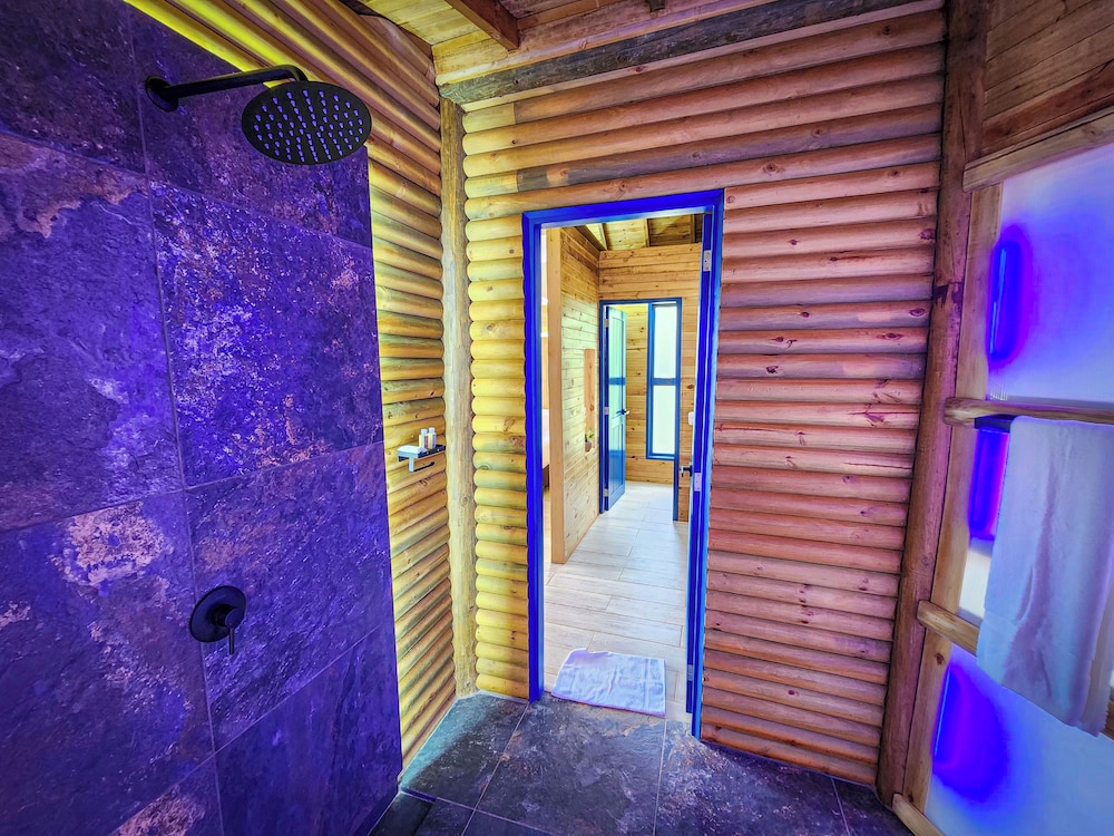 Hotel Explore Cano Dulce 18/35