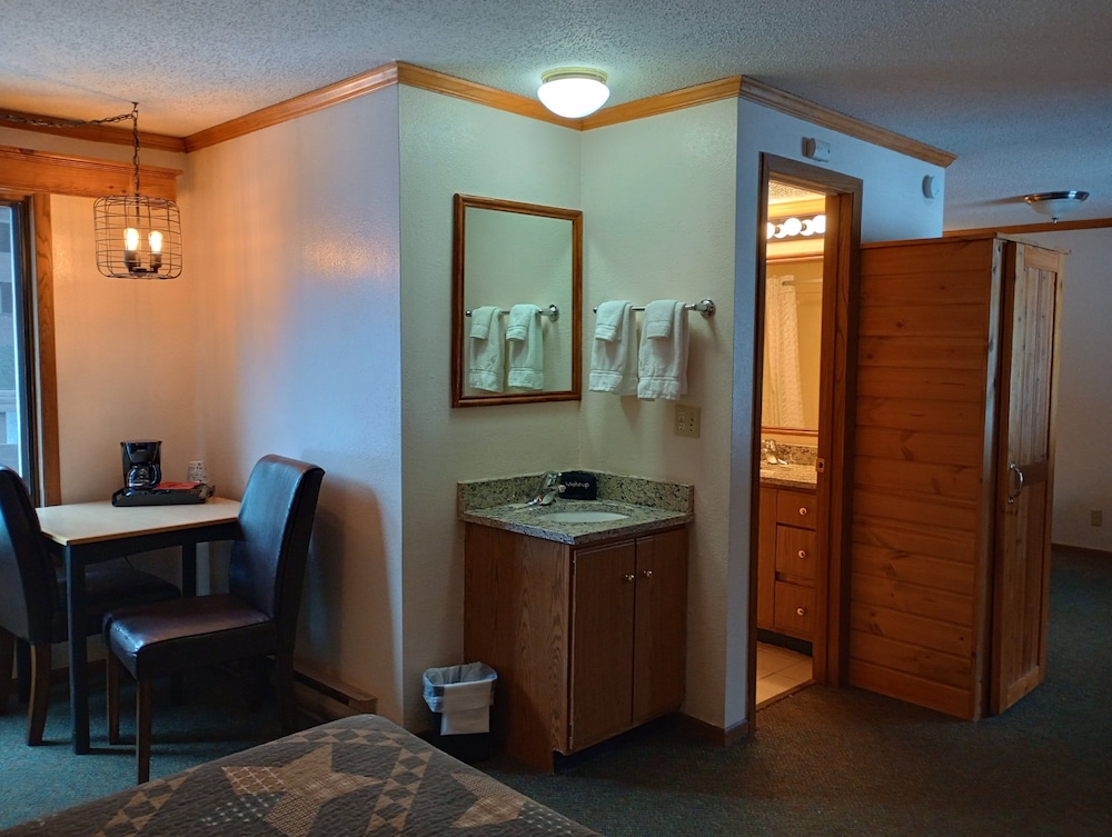 CENTERSTONE RESORT LAKE-AIRE 34/59