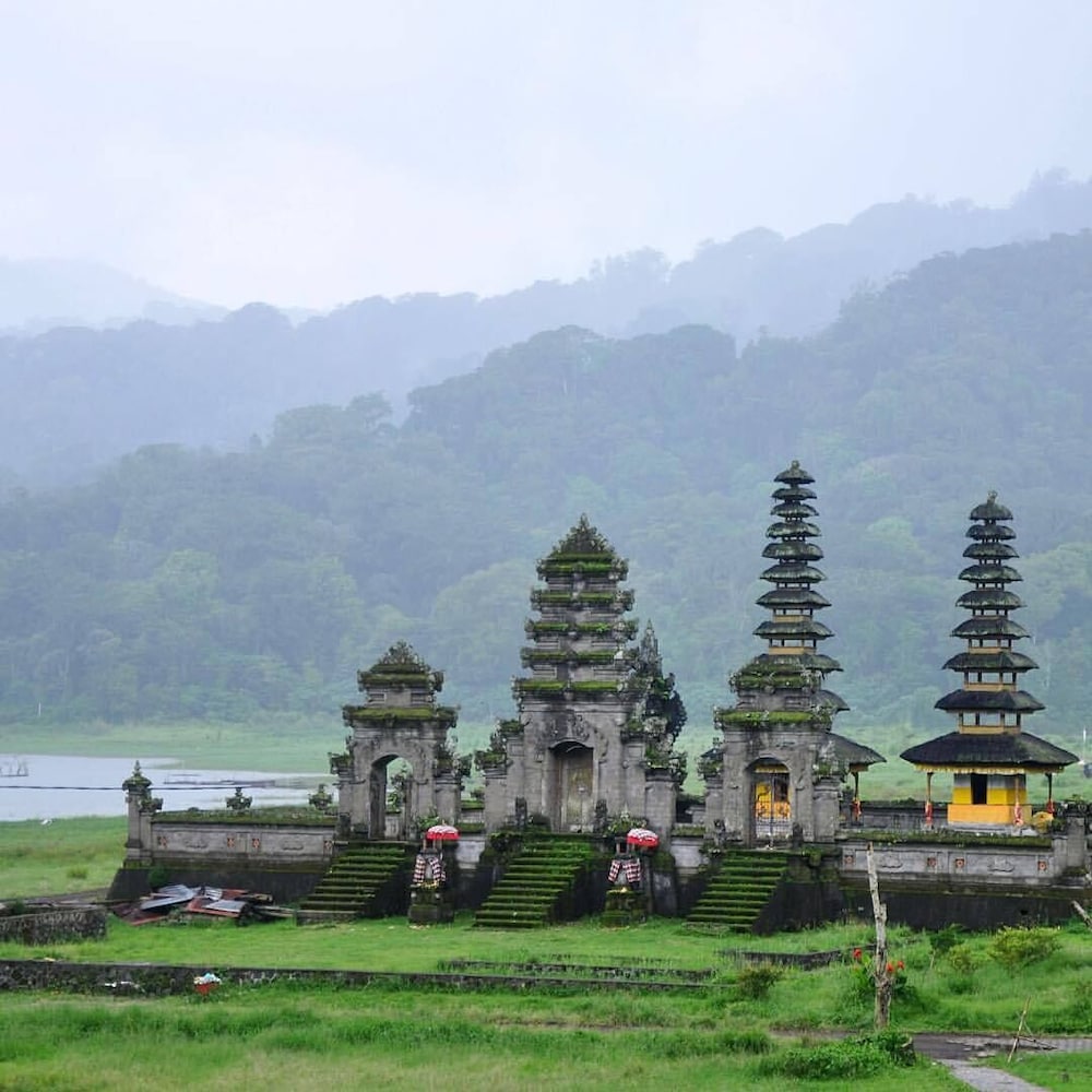 Puri Lumbung 8/75