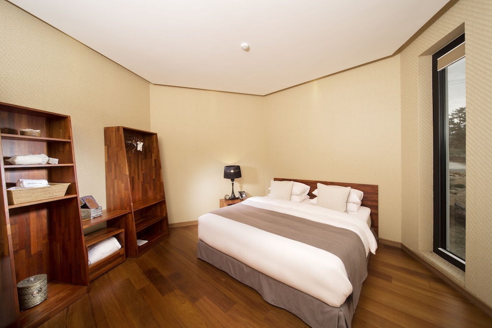 Libentia Hotel and Pool Villa 15/50