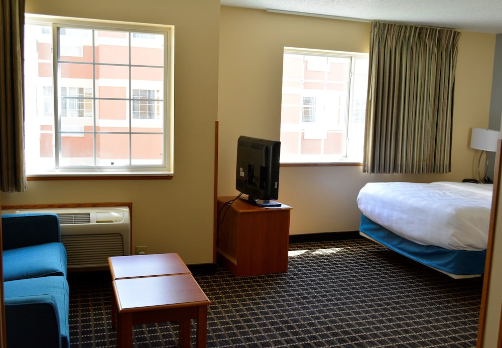 MainStay Suites Dubuque at Hwy 20 23/36