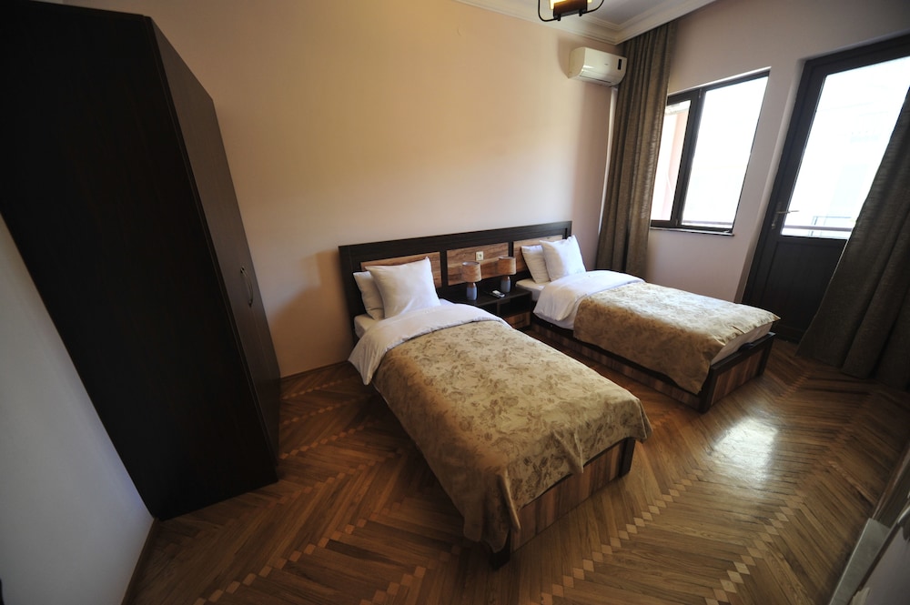 Guesthouse And Hostel Batumi Globus 23/46