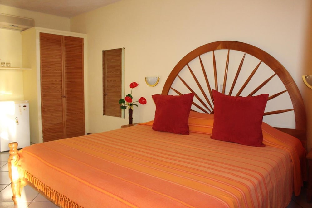 Tamarind Tree Hotel and Restaurant 7/50