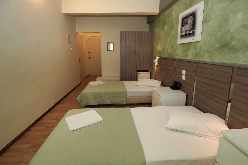 SOCRATES HOTEL 37/44