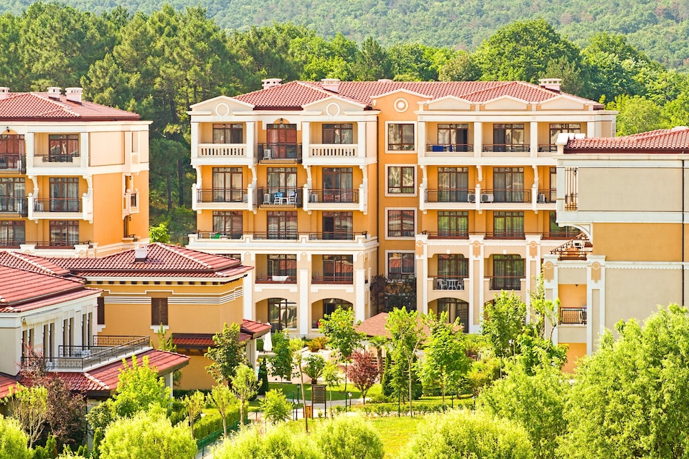 Green Life Beach Resort 5/75