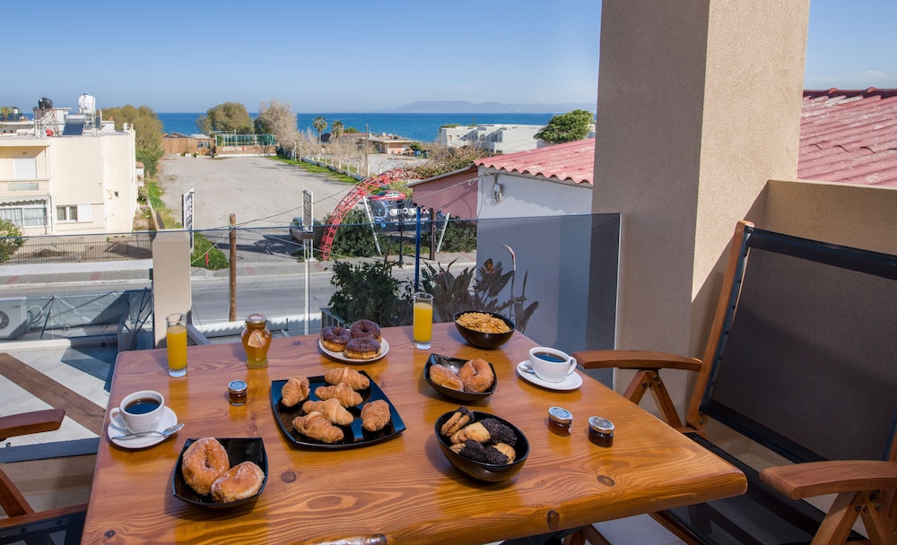 Lilium Village Hotel 40/50
