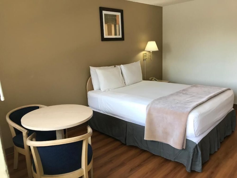 Sea-Tac Airport Value Inn 20/32