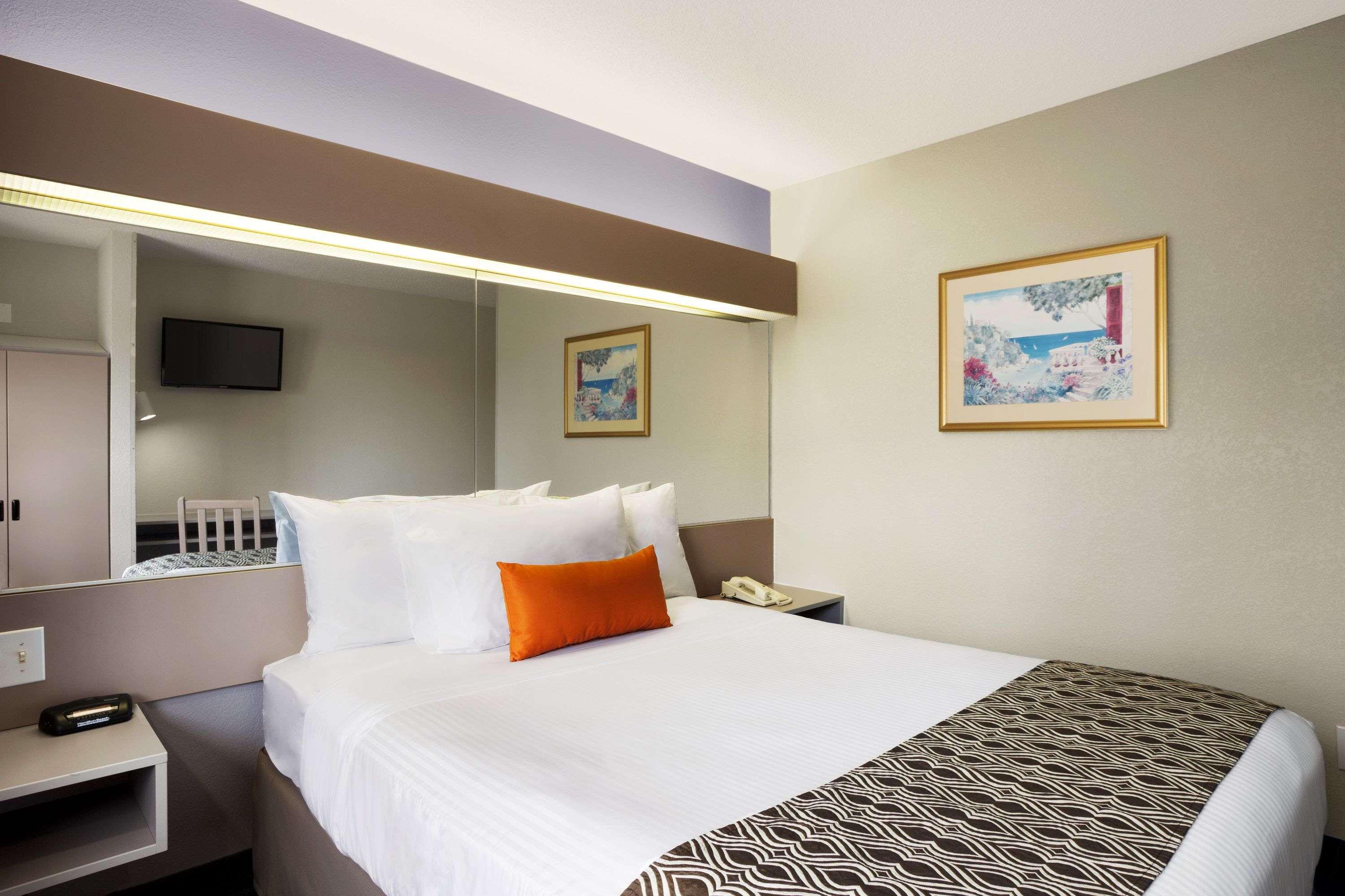 Microtel Inn Louisville East 16/28