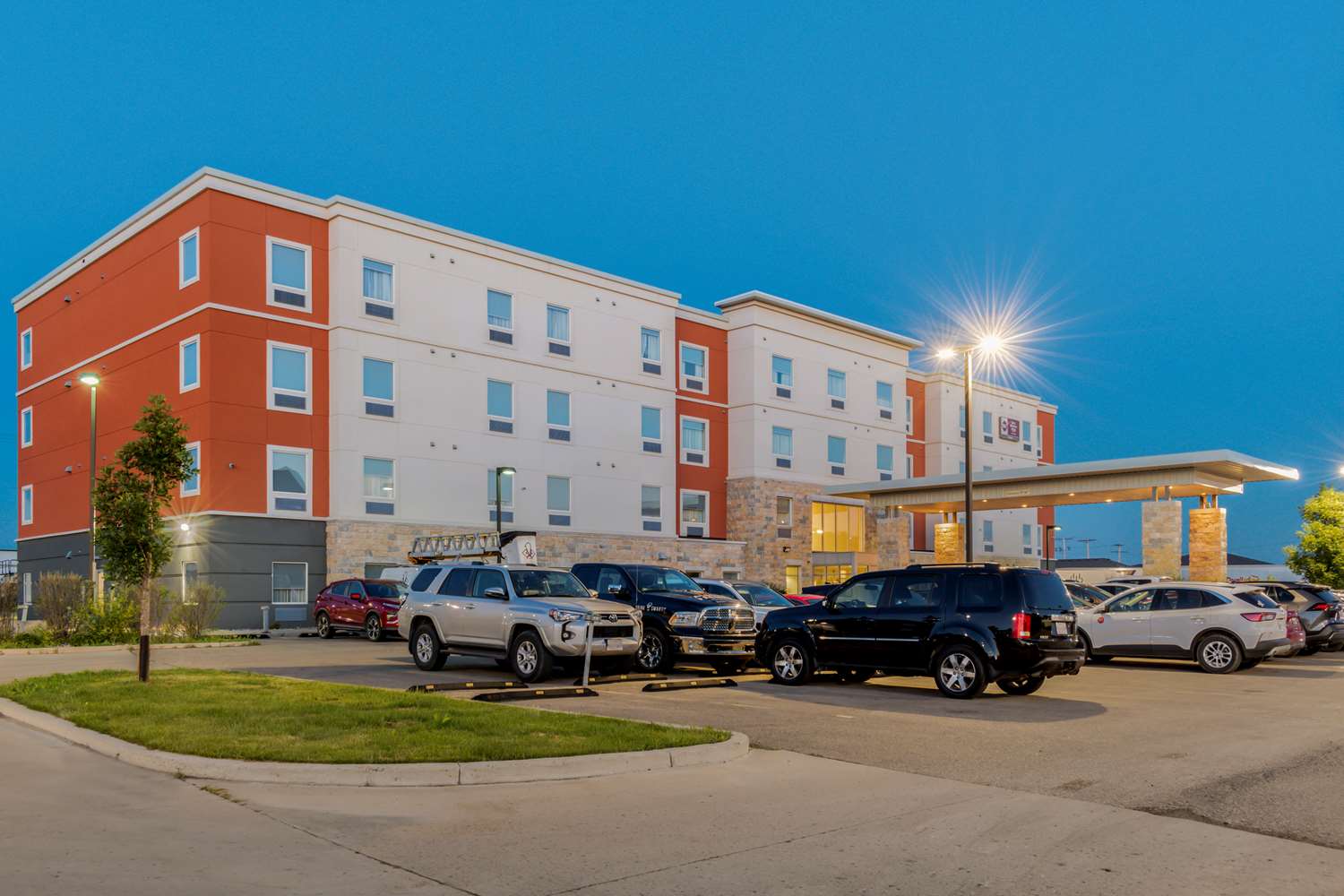 Best Western Plus Eastgate Inn Suites 19/27