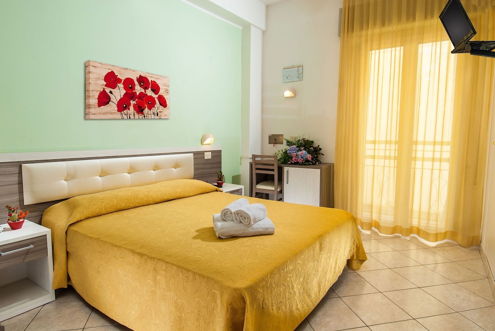 Hotel Gloria 34/74