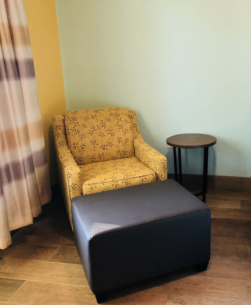 Days Inn by Wyndham Port Aransas TX 17/34