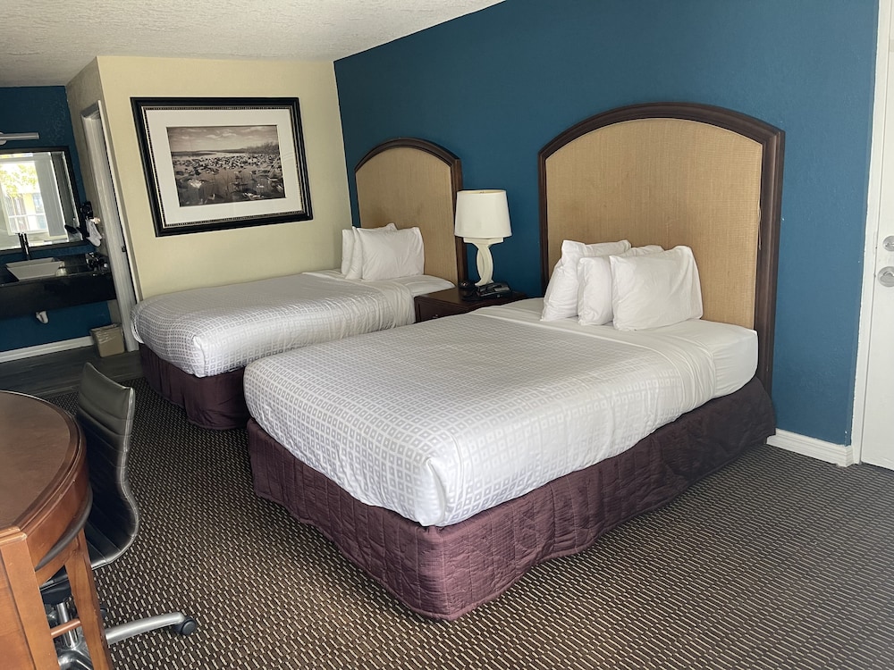 Red Roof Inn Kissimmee, FL 14/37