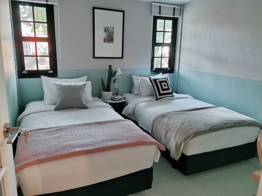 2 BEDROOMS, SUPERIOR, APARTMENT