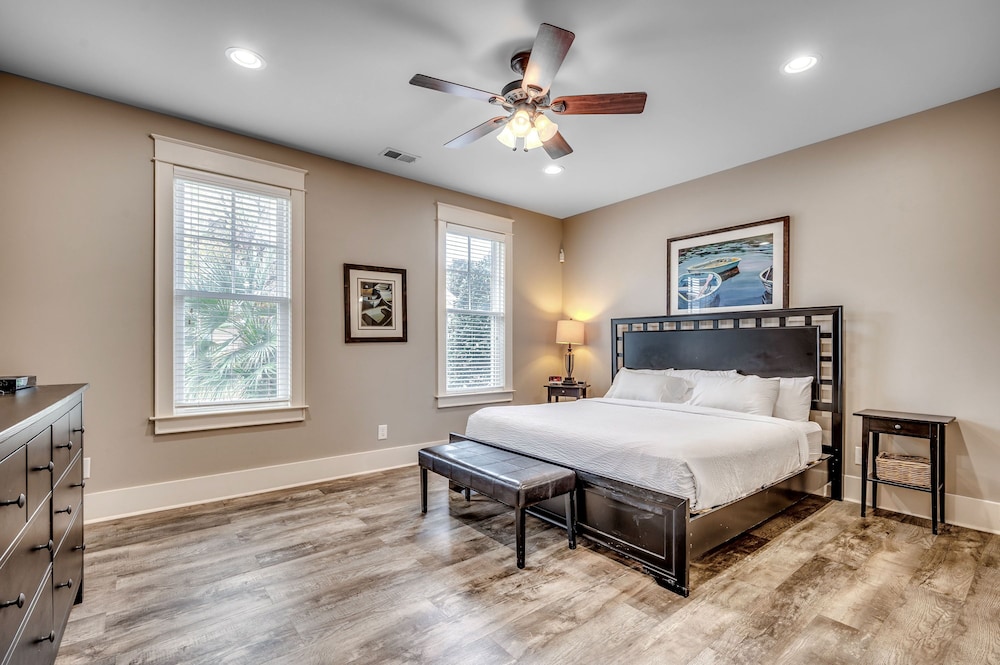 3 Bedrooms, Waccessible, House, 1 King and 1 Single Beds, 3 Queen Beds
