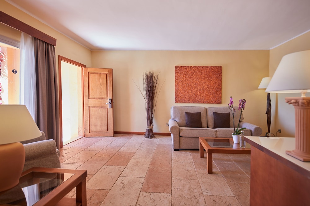Pula Suites Boutique Resort 78/97